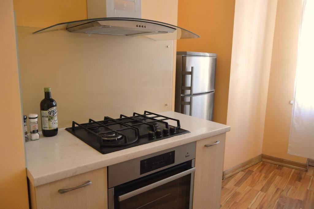 Spacious Old Town Family Peachy 2 Bedrooms Apartment, Nearby The Riga Presidential Castle Extérieur photo