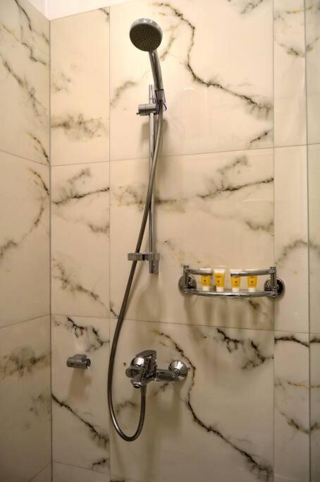Spacious Old Town Family Peachy 2 Bedrooms Apartment, Nearby The Riga Presidential Castle Extérieur photo