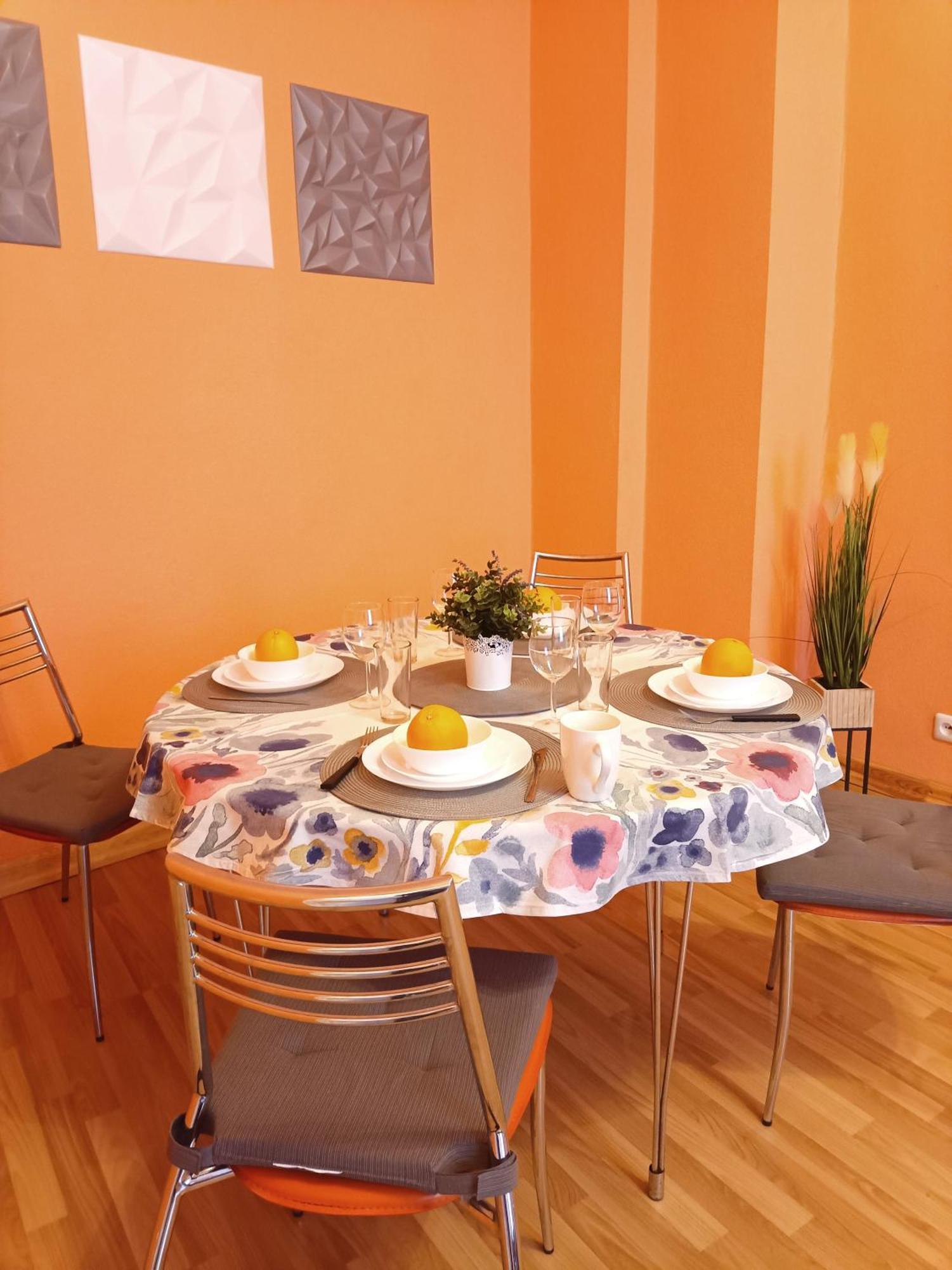 Spacious Old Town Family Peachy 2 Bedrooms Apartment, Nearby The Riga Presidential Castle Extérieur photo