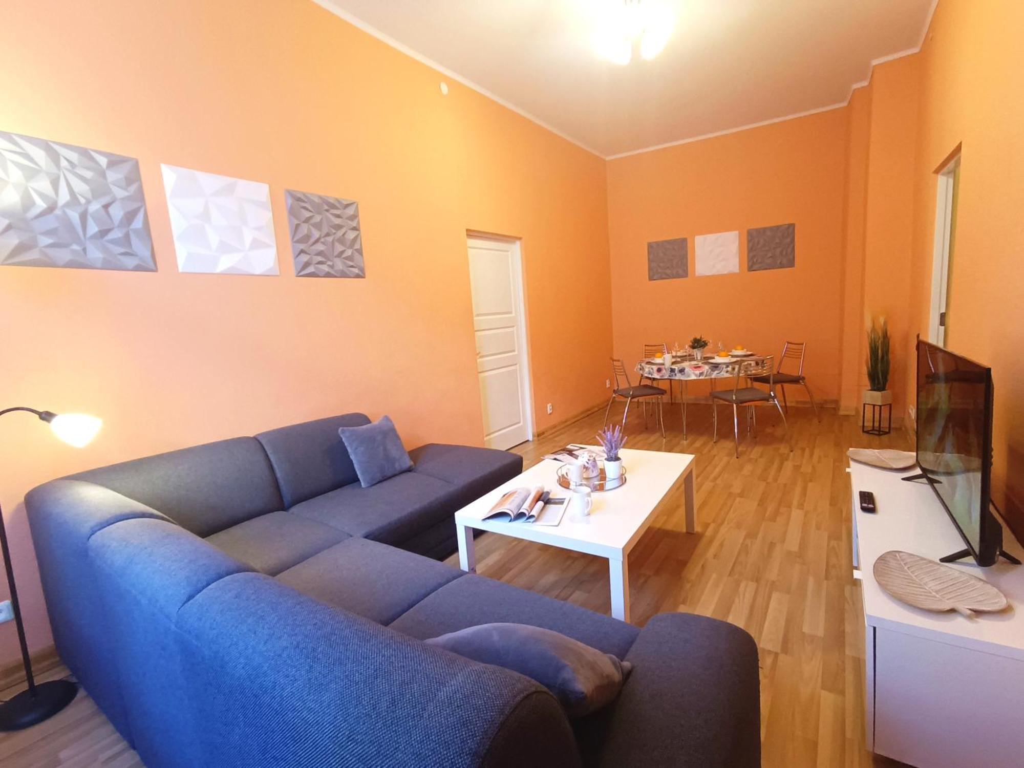 Spacious Old Town Family Peachy 2 Bedrooms Apartment, Nearby The Riga Presidential Castle Extérieur photo